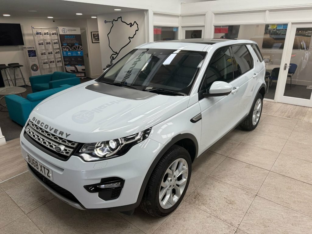 Land Rover Discovery Sport 2L Hse BU68XTZ White #4