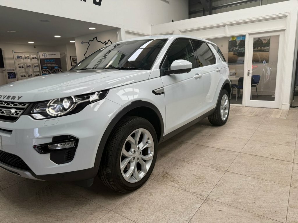 Land Rover Discovery Sport 2L Hse BU68XTZ White #5