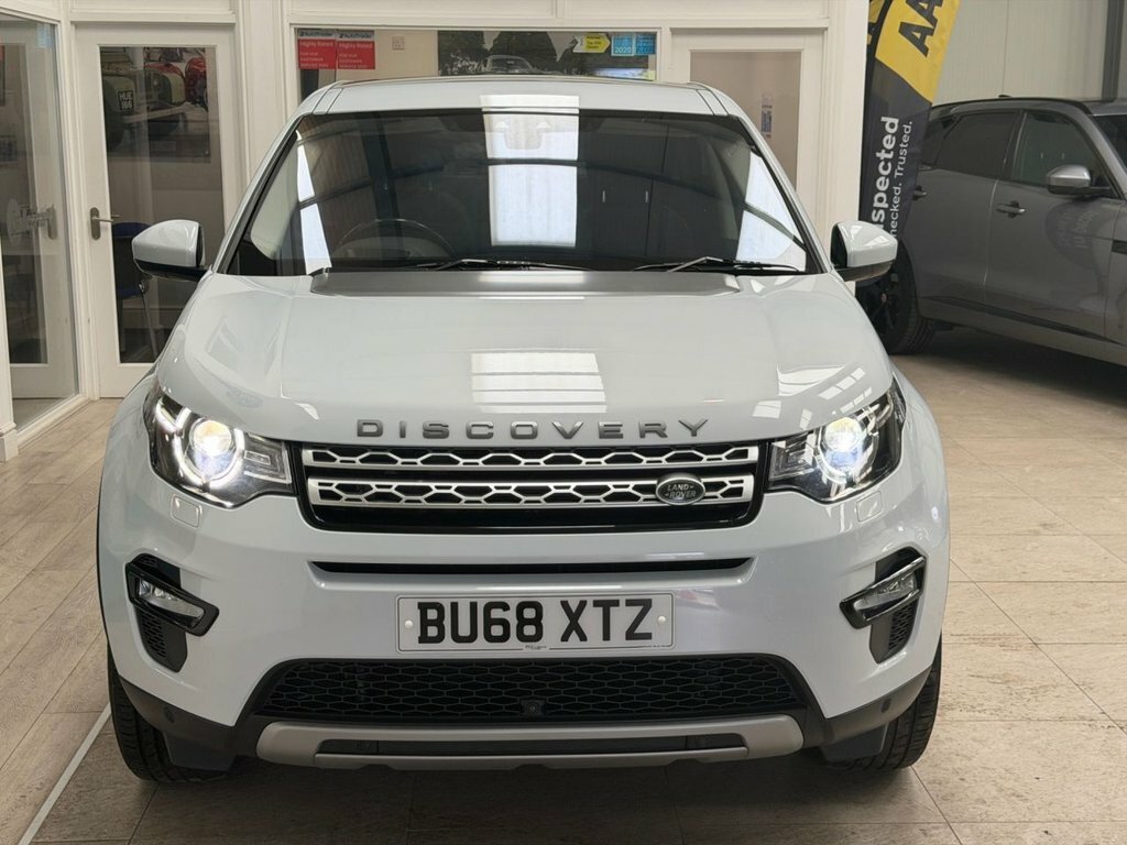 Land Rover Discovery Sport 2L Hse BU68XTZ White #2