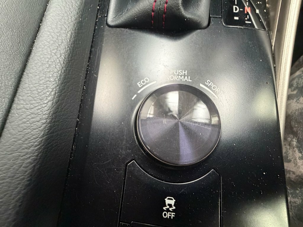 Lexus IS 300H F-sport Cvt Navigationleather #33