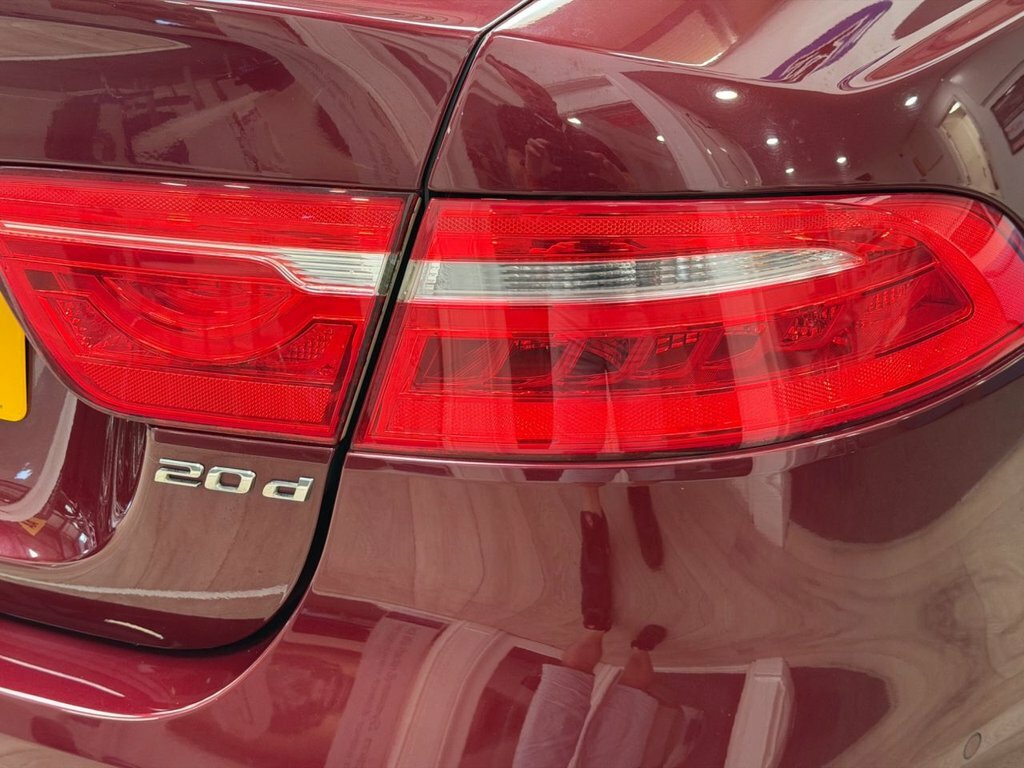 Jaguar XE 2.0D Portfolio Euro 6 Ss Black #16