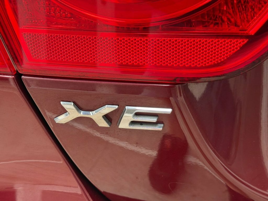 Jaguar XE 2.0D Portfolio Euro 6 Ss Black #23