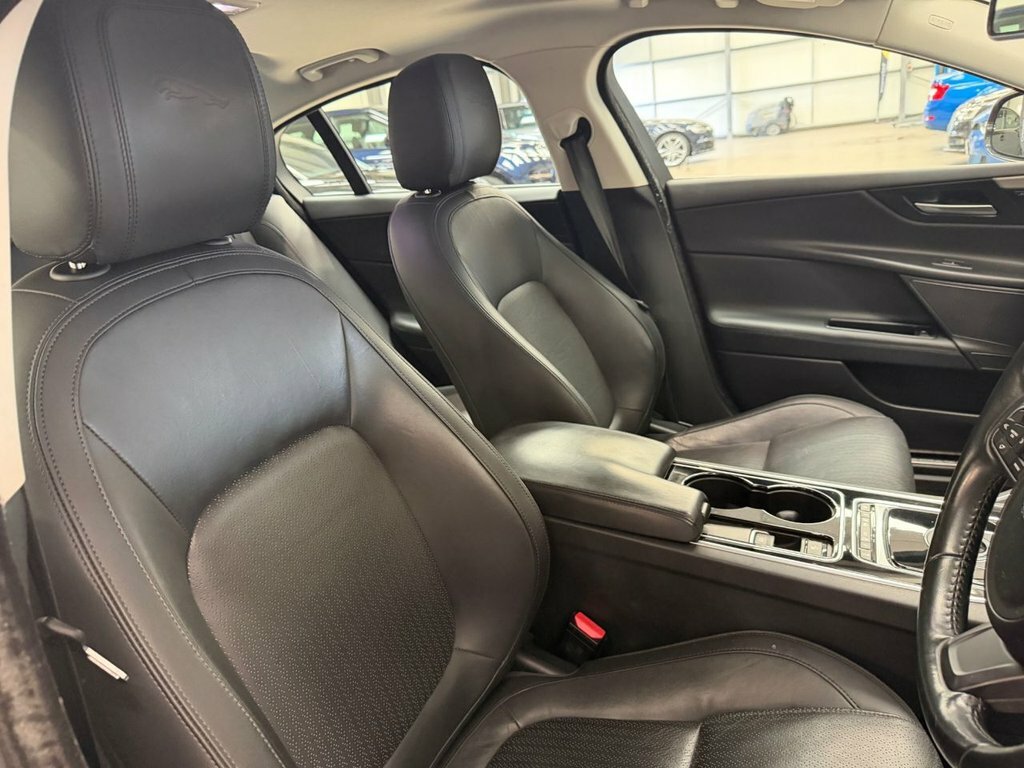 Jaguar XE 2L Portfolio Red