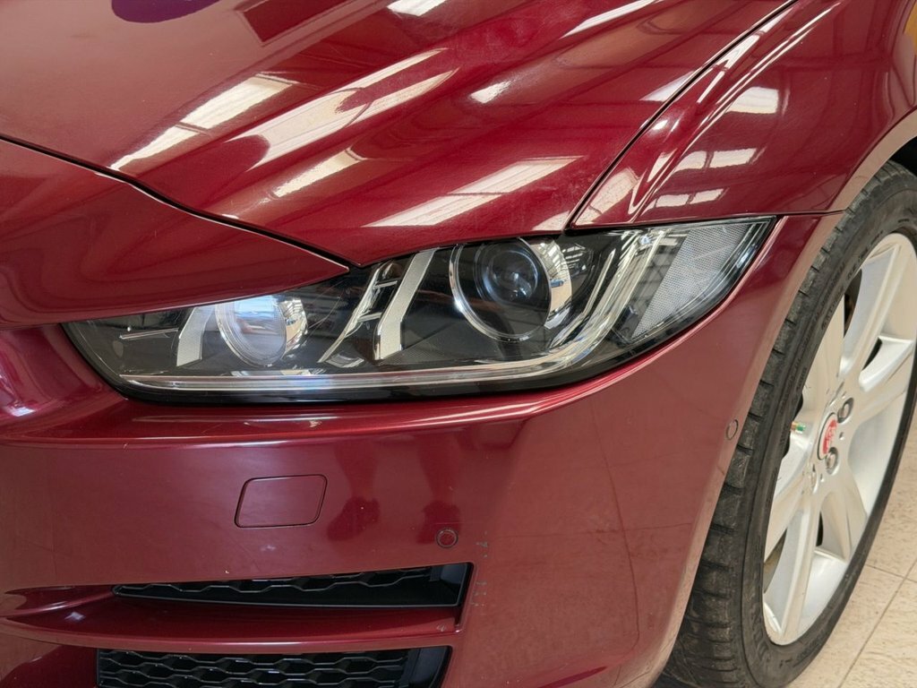 Jaguar XE 2.0D Portfolio Euro 6 Ss Black #11