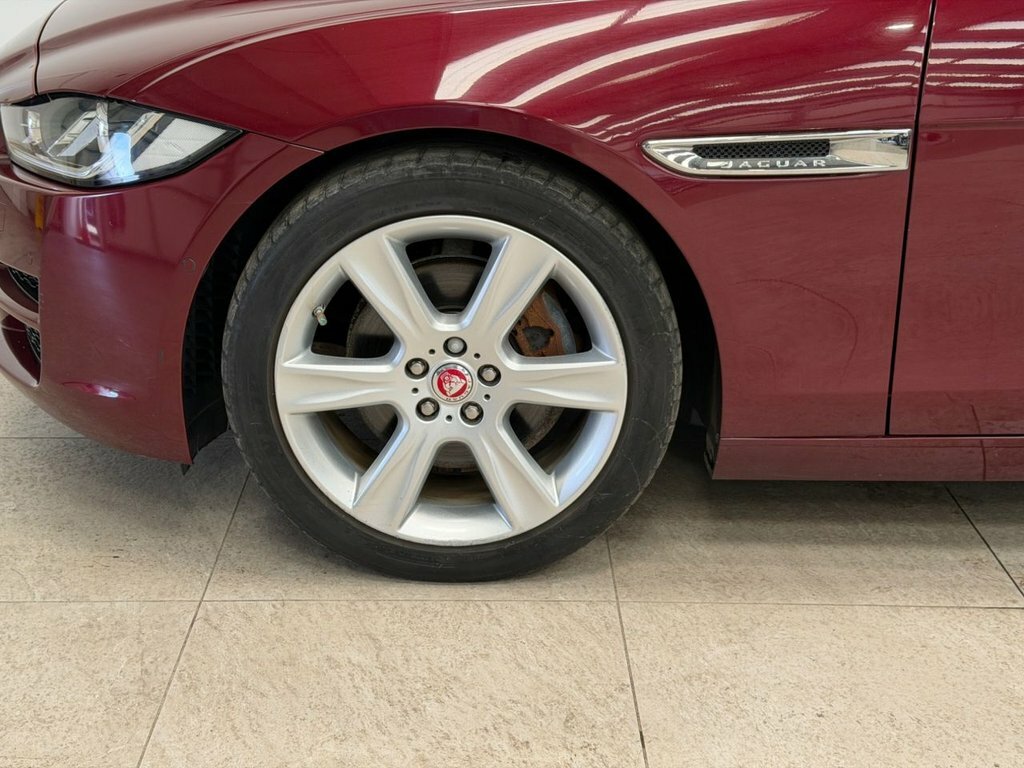 Jaguar XE 2.0D Portfolio Euro 6 Ss Black #15