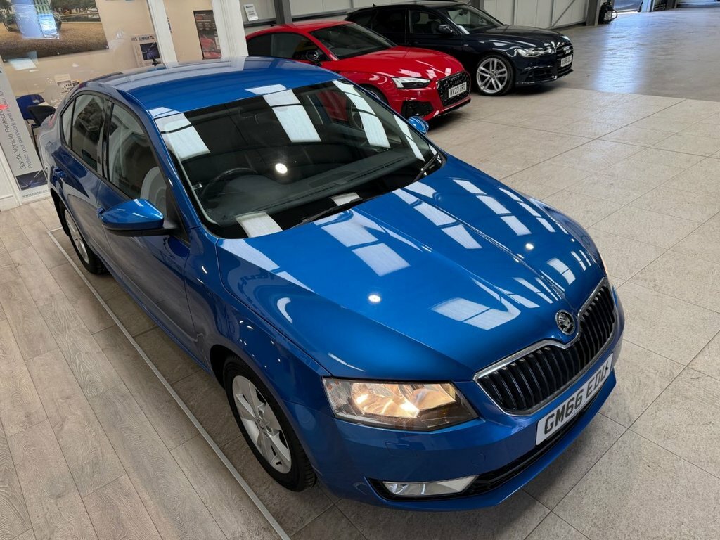 Skoda Octavia 1.4L Se L Blue #4