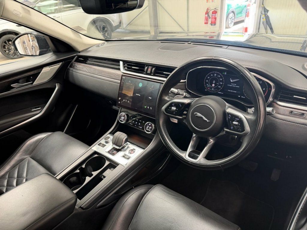 Jaguar F-Pace 2L Hse Black #3