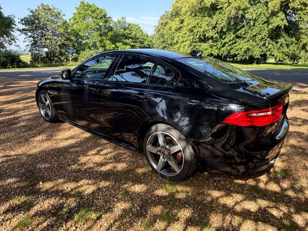 Jaguar XE 2L R-sport Black #6
