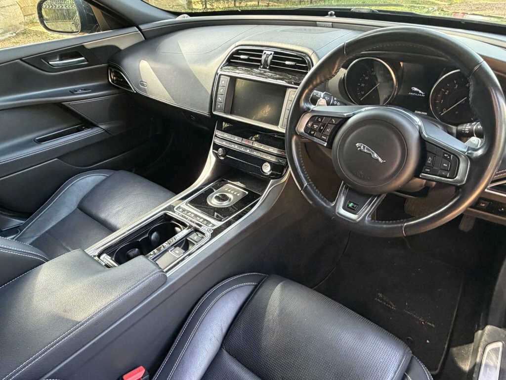 Jaguar XE  Black #7