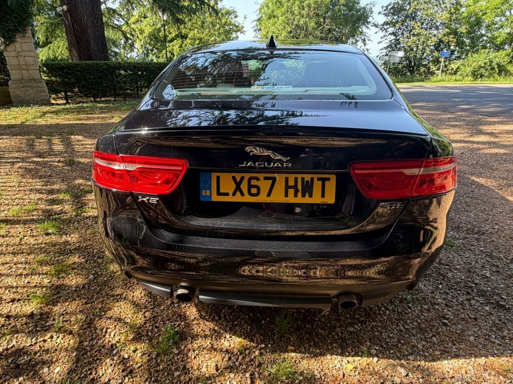 Jaguar XE 2L R-sport Black #5