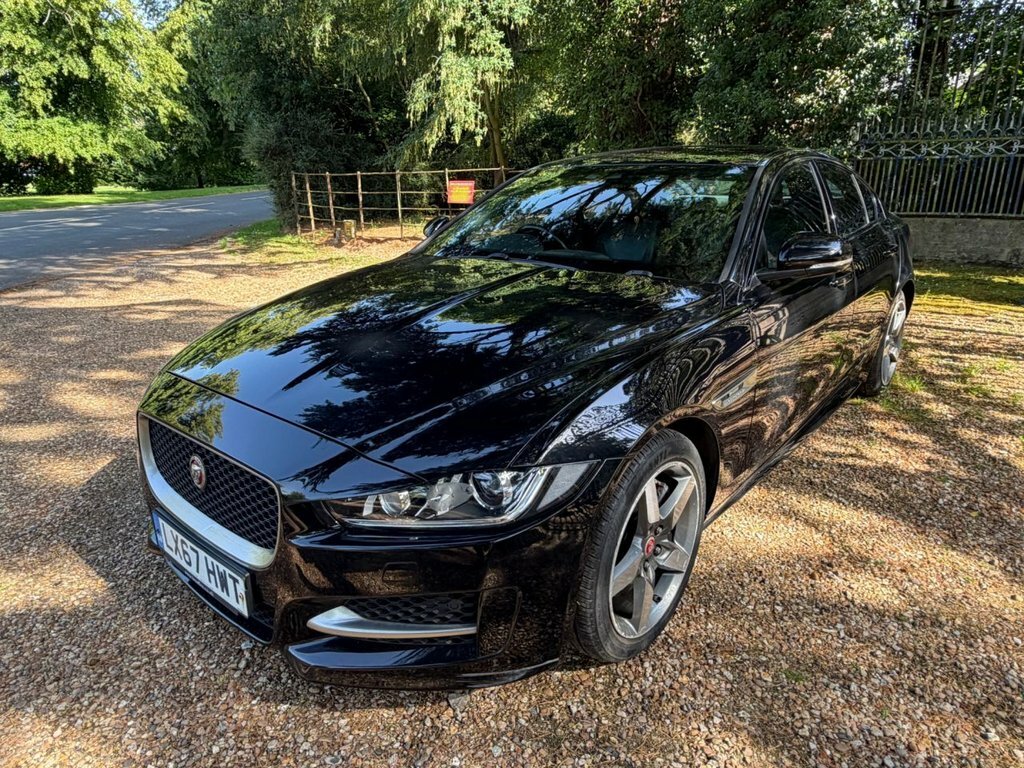 Jaguar XE  Black #10