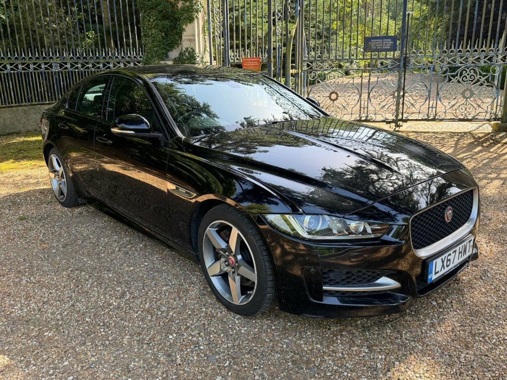 Jaguar XE 2L R-sport Black