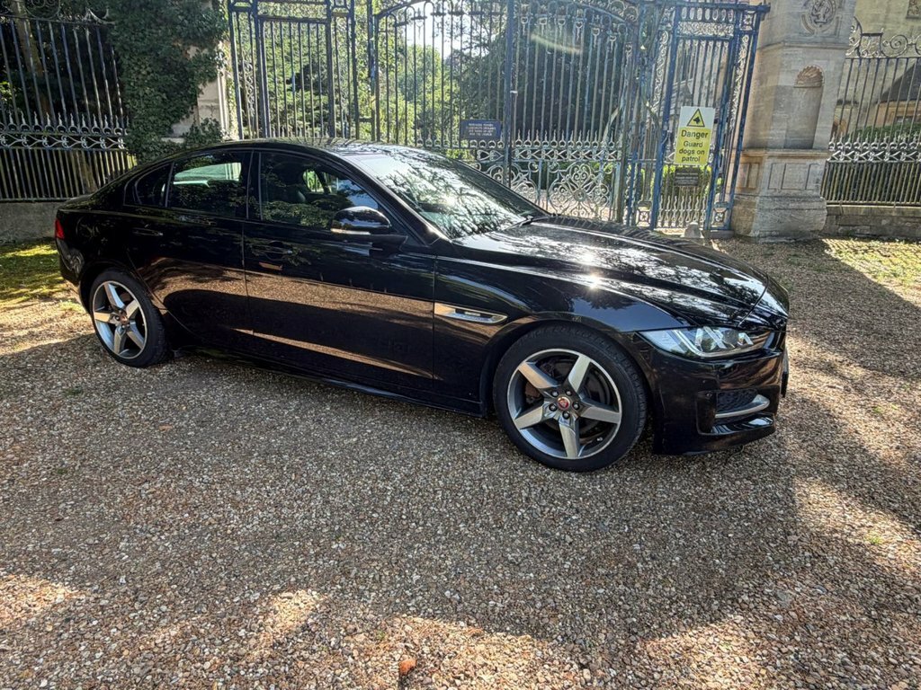 Jaguar XE 2L R-sport Black #2