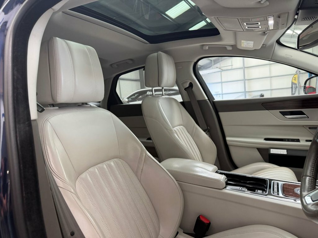Jaguar XF 2L Portfolio Blue #4