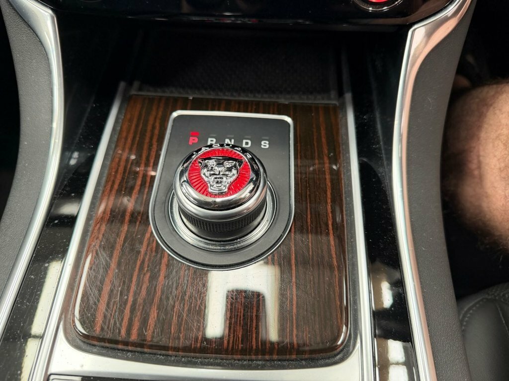 Jaguar XF 2.0 Xf Prestige  #32