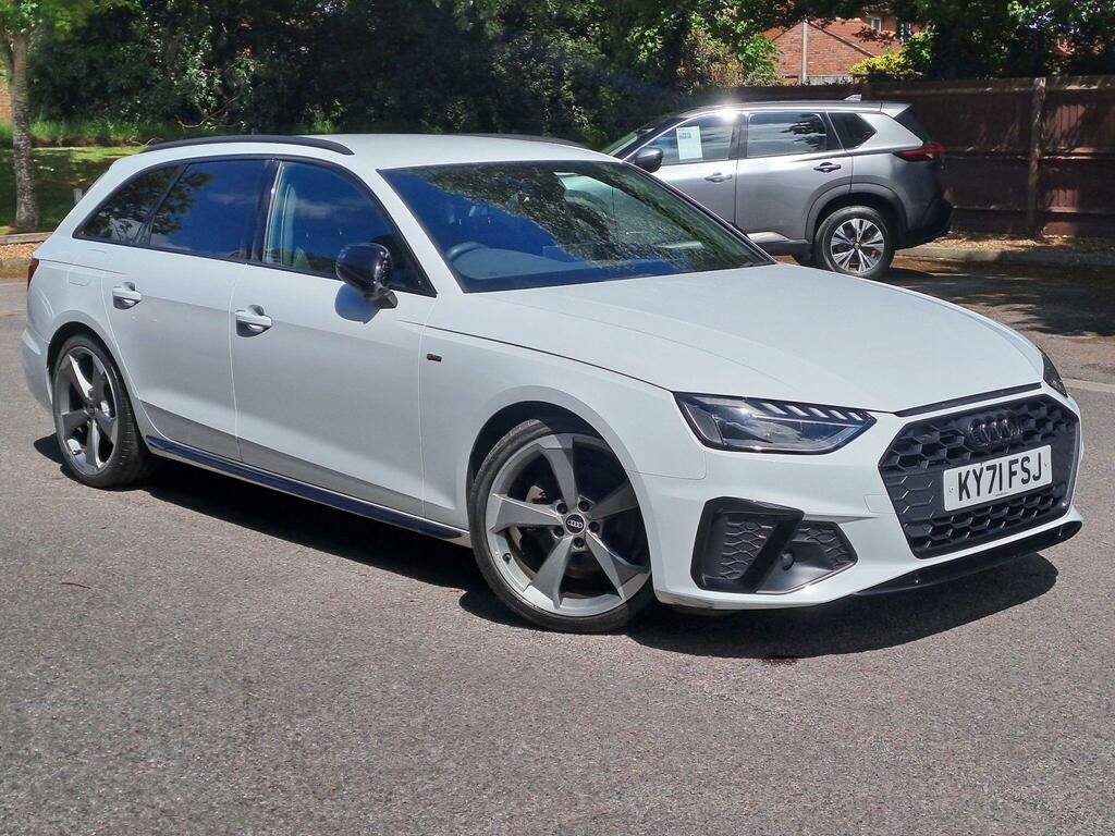 Audi A4 Avant 2021 White