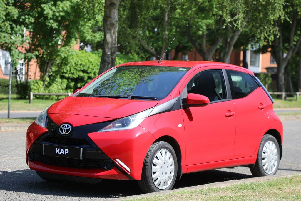 Toyota Aygo X X-play 1.0 Vvt-i X-play Euro 6 Red #3