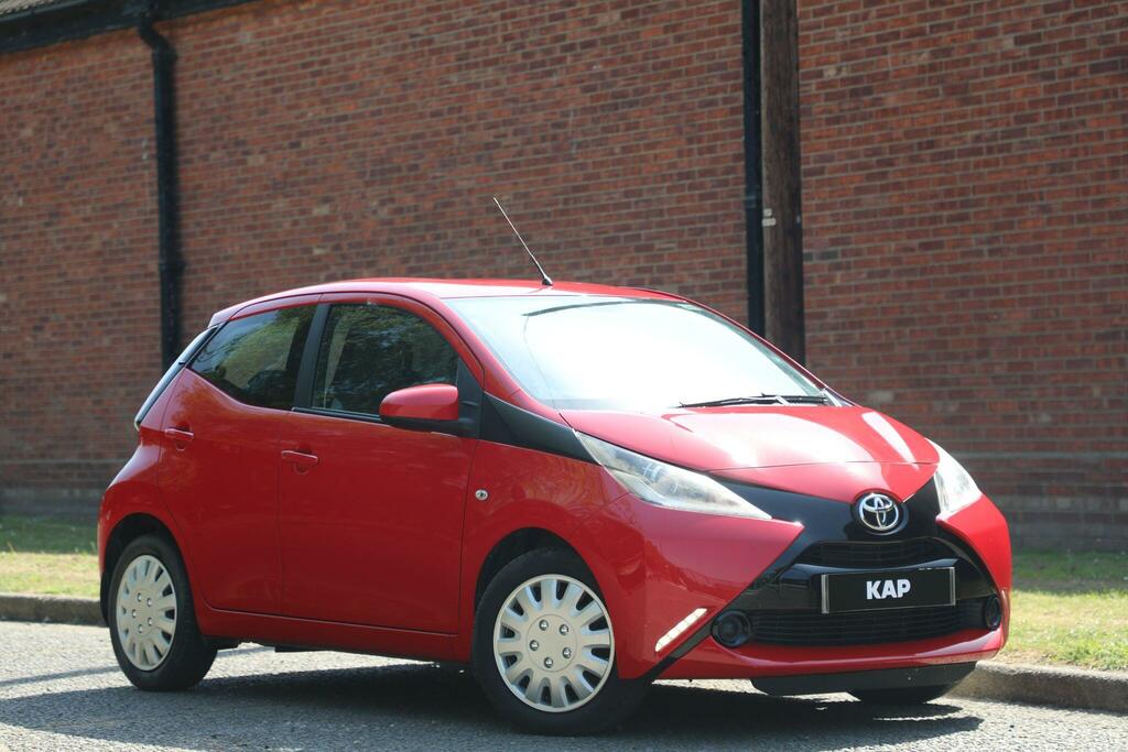 Toyota Aygo X X-play 1.0 Vvt-i X-play Euro 6 Red