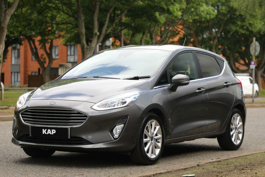 Ford Fiesta Titanium 1.0T Ecoboost Titanium Euro 6 Ss Grey #3