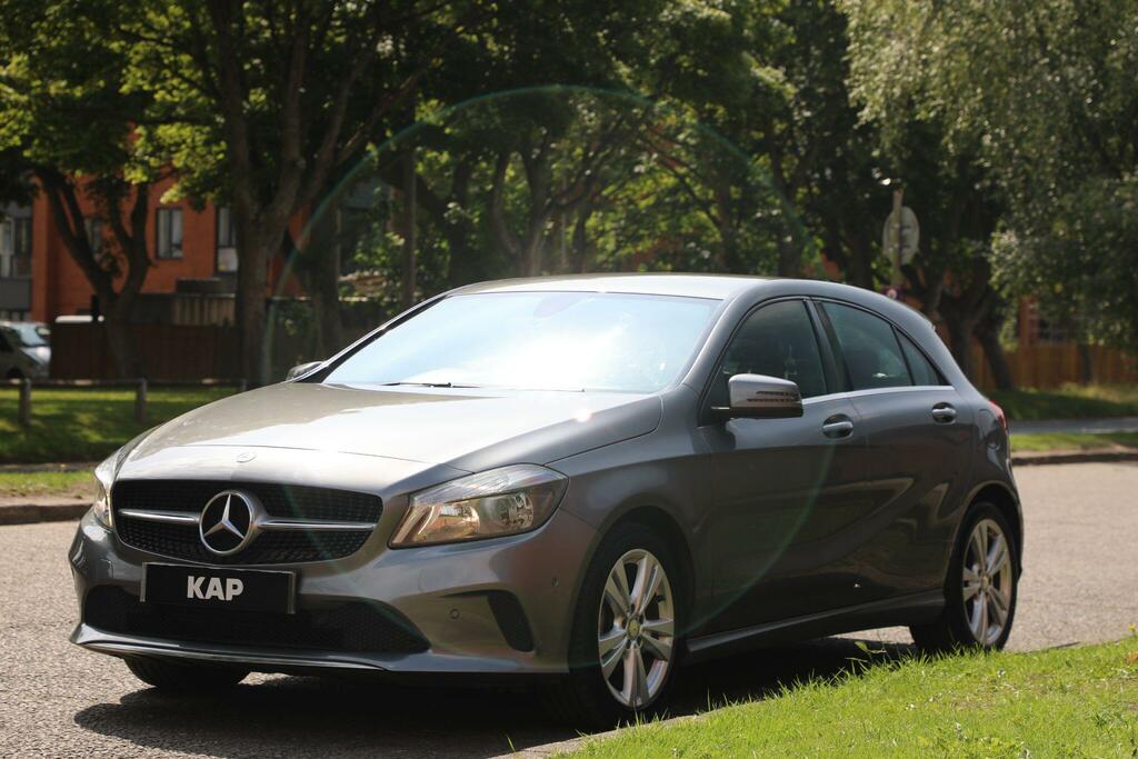 Mercedes-Benz A Class Sport 1.5 A180d Sport Executive Euro 6 Ss Grey #3
