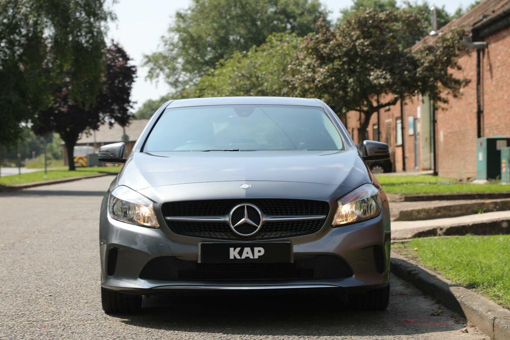 Mercedes-Benz A Class Sport 1.5 A180d Sport Executive Euro 6 Ss Grey #2