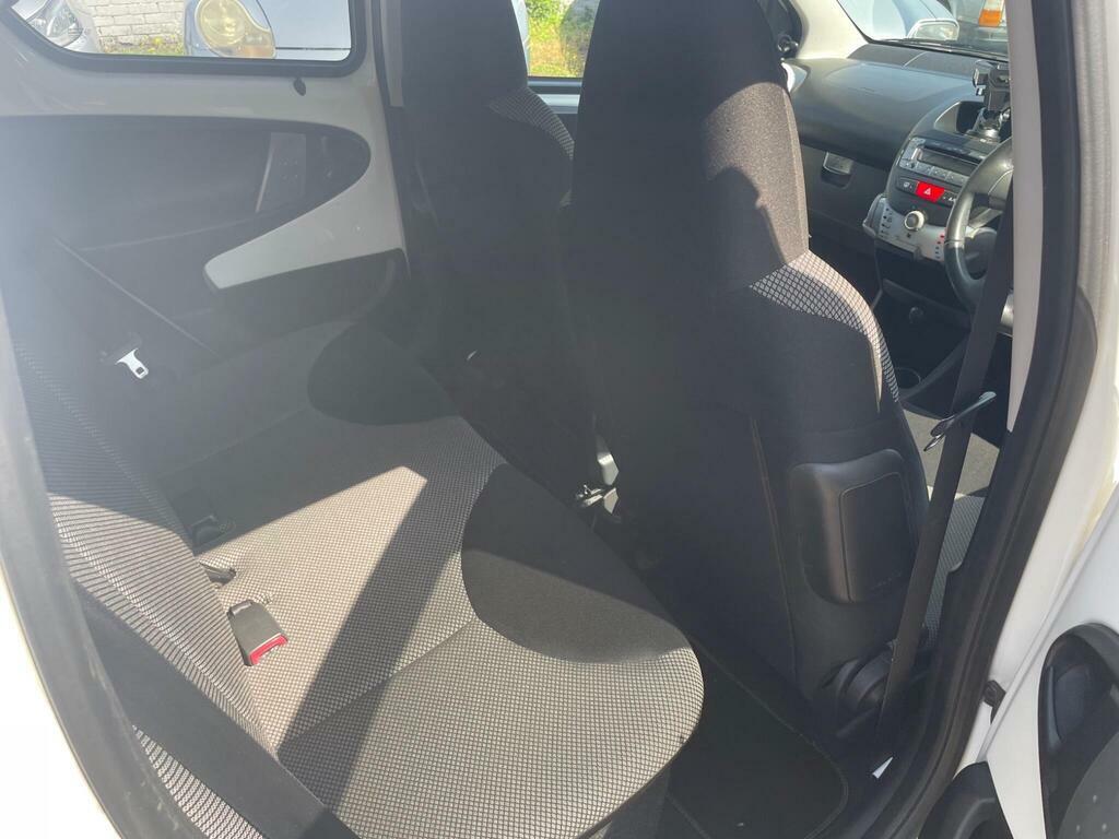 Toyota Aygo Mode White #8