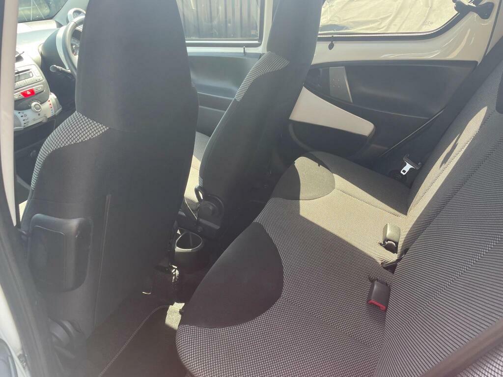 Toyota Aygo Mode White #10