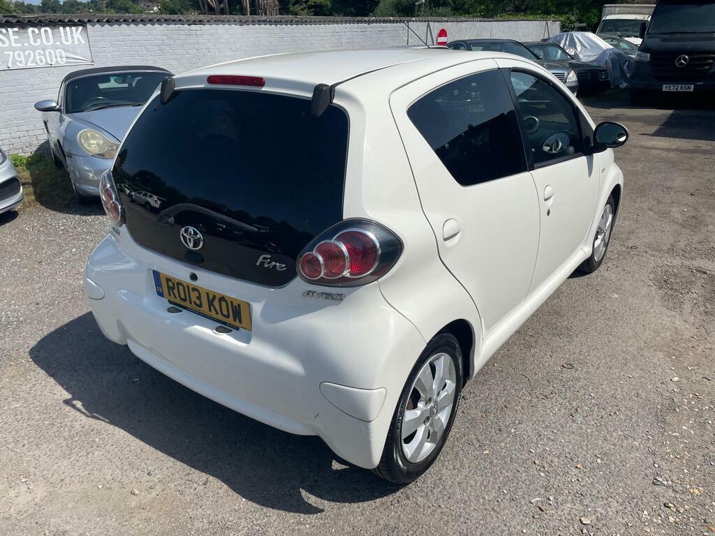 Toyota Aygo 1.0 Vvt-i Fire Euro 5 White #6