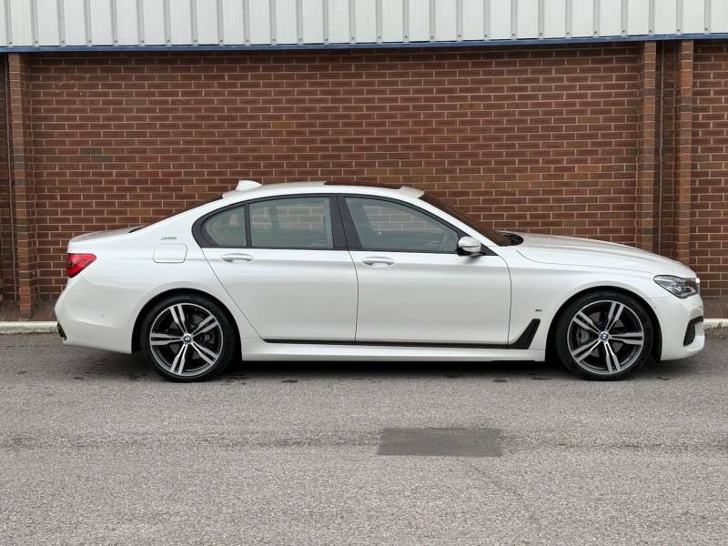 BMW 7 Series 740E M Sport - 2017 RX67FMD White #4