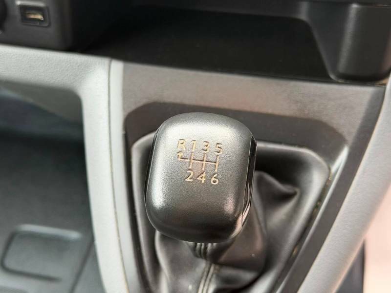 Toyota PROACE 1.6D 115 Comfort Van - 2016 White #19