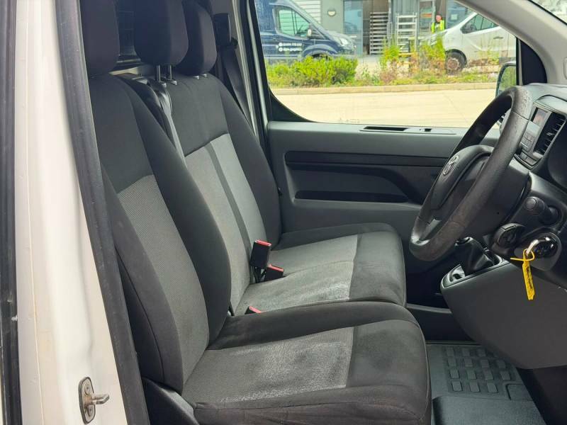 Toyota PROACE 1.6D 115 Comfort Van - 2016 White #7