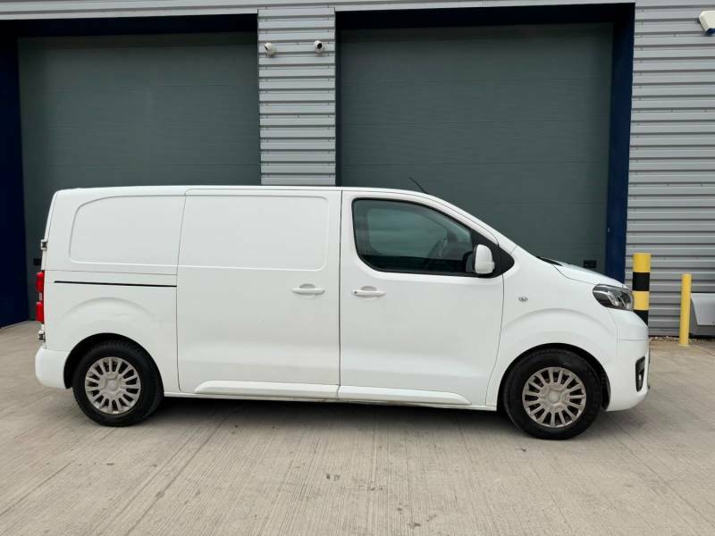 Toyota PROACE 1.6D 115 Comfort Van White #4