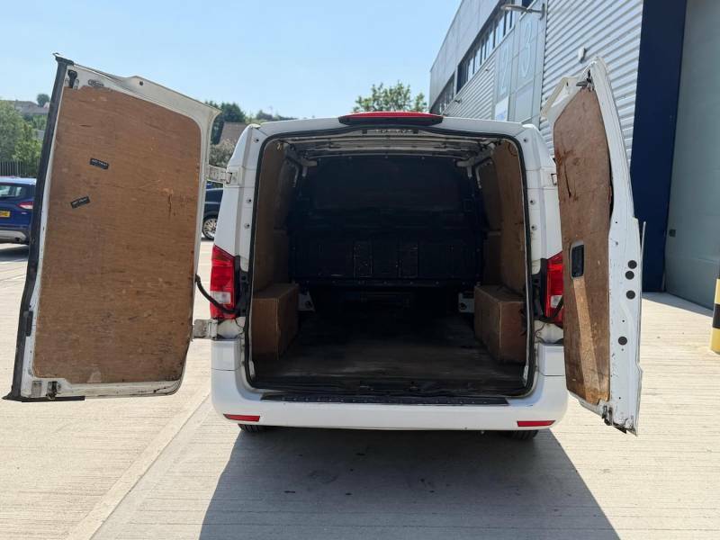 Mercedes-Benz Vito 116 Bluetec White #8