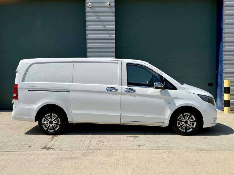 Mercedes-Benz Vito 111Cdi Van White #4