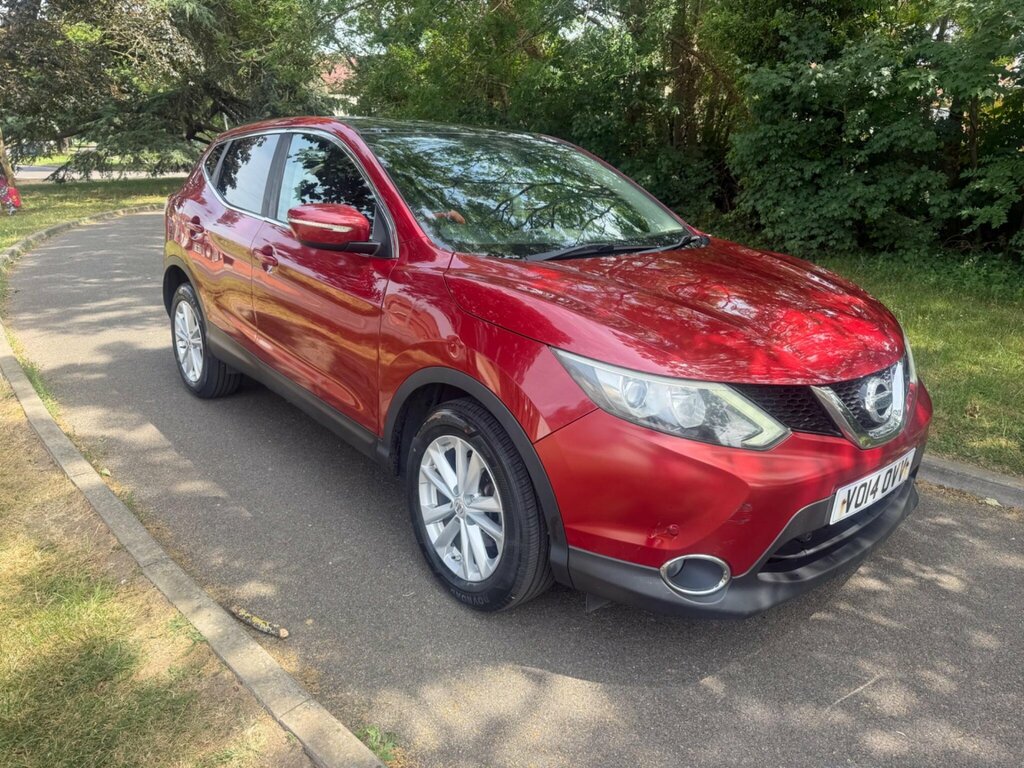 Nissan Qashqai 1.2 Dig-t Acenta Premium 2Wd Euro 5 Ss Red