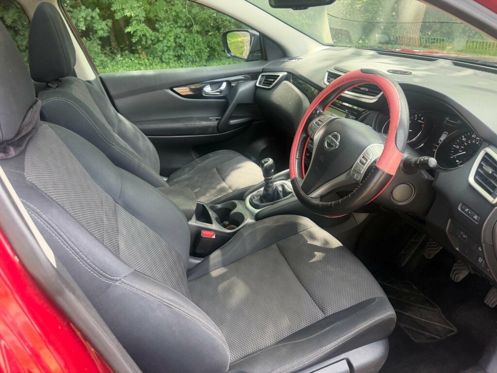 Nissan Qashqai 1.2 Dig-t Acenta Premium 2Wd Euro 5 Ss VO14OVV Red #4