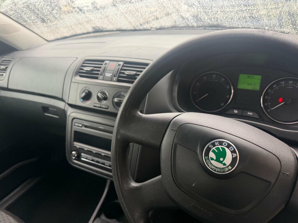 Skoda Fabia Se Plus Black #6