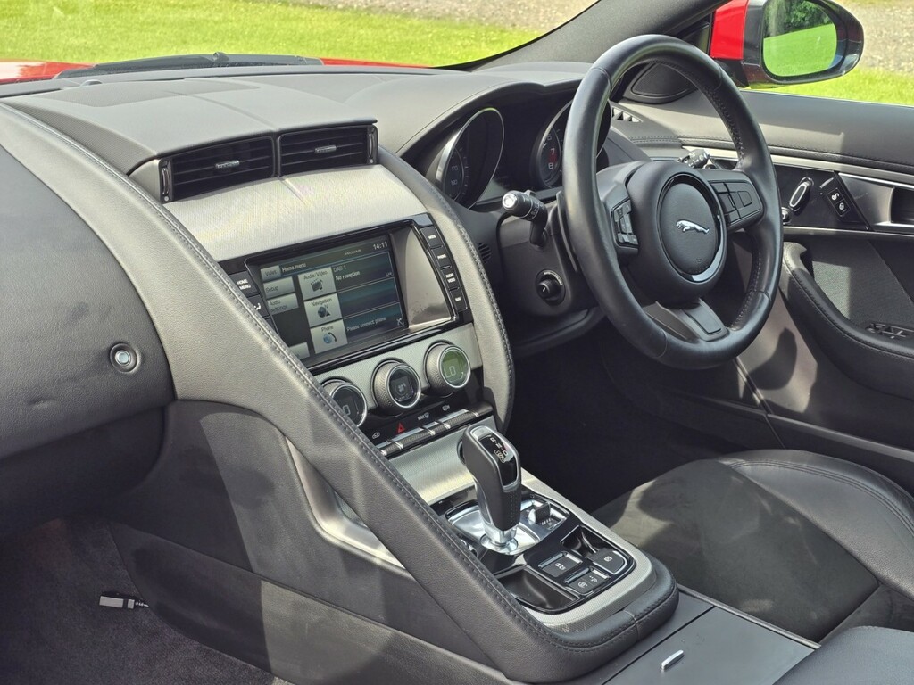 Jaguar F-Type 3.0 V6 Red #4