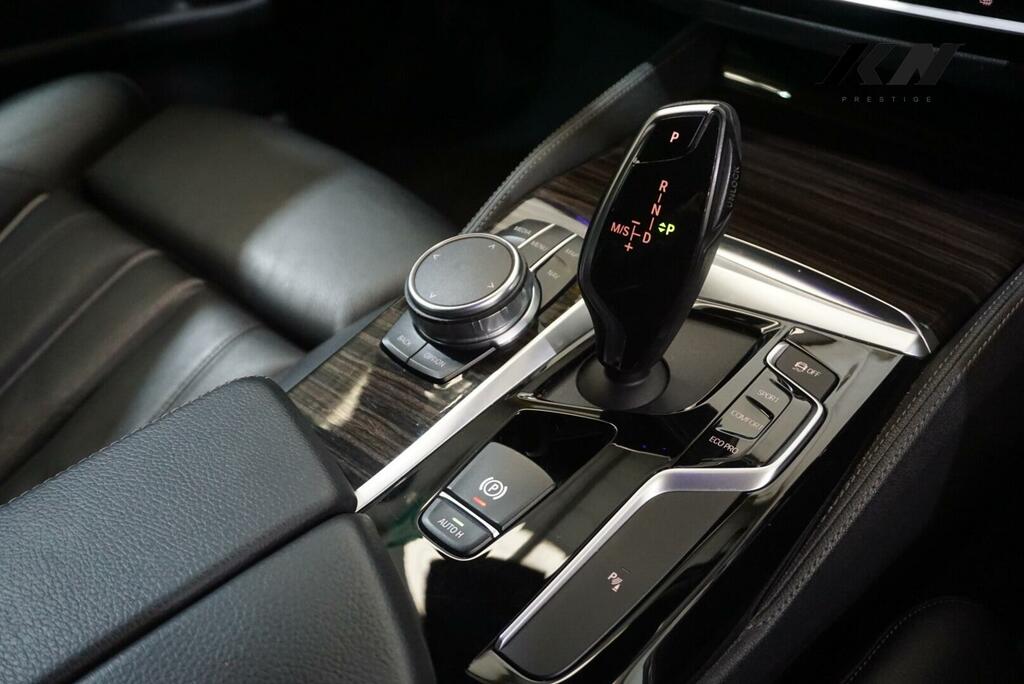 BMW 5 Series M Sport White #6