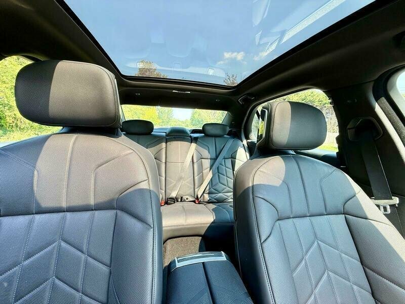 BMW i7 60 105.7Kwh Excellence Pro Xdrive Black #26
