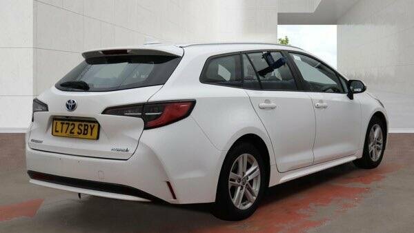 Toyota Corolla 1.8 Vvt-h Icon Touring Sports Cvt Euro 6 Ss LT72SBY White #4
