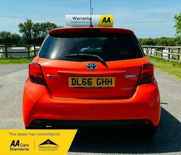 Toyota Yaris 1.5 Vvt-h Orange Edition Hatchback Hybr DL66GHH Orange #5