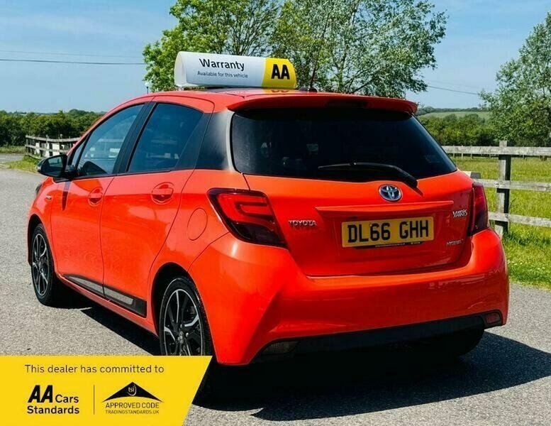 Toyota Yaris 1.5 Vvt-h Orange Edition Hatchback Hybr DL66GHH Orange #4