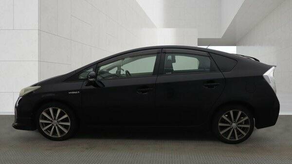 Toyota Prius 1.5 Cvt Black #2