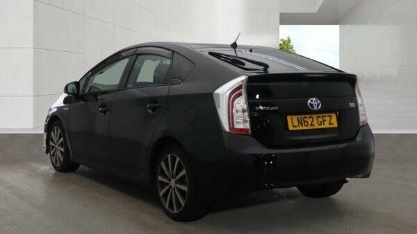 Toyota Prius 1.5 Cvt Black #6
