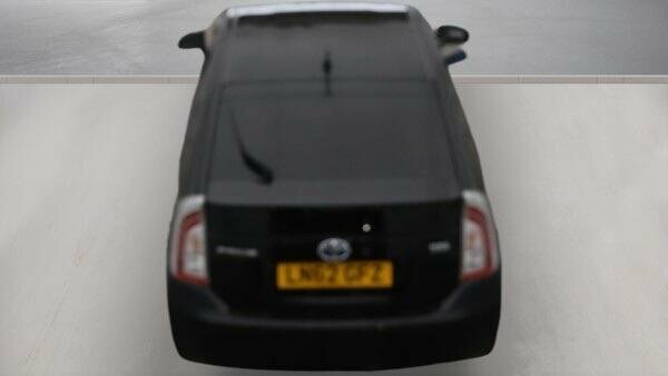 Toyota Prius 1.5 Cvt Black #3