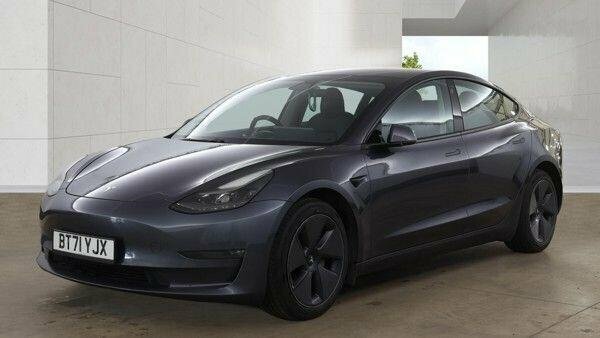 Tesla Model 3 Standard Range Plus Saloon Rwd Red #2