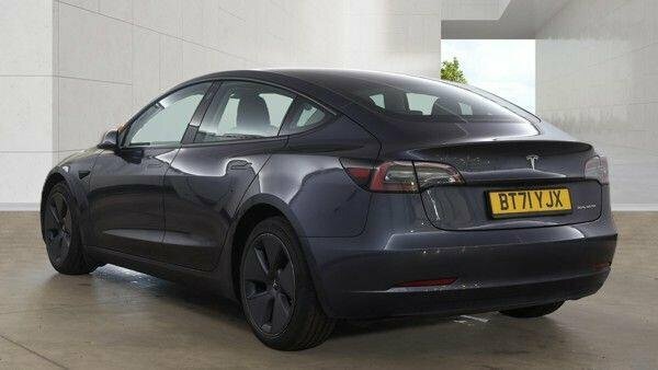 Tesla Model 3 Standard Range Plus Saloon Rwd Red #3