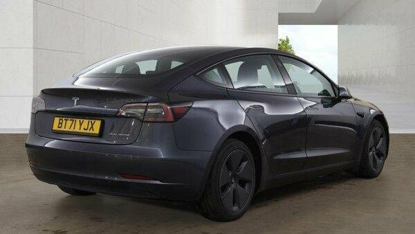 Tesla Model 3 Standard Range Plus Saloon Rwd Red #4