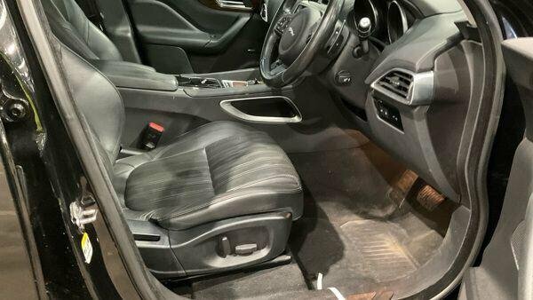 Jaguar F-Pace 2.0D Portfolio Awd - Suv 5 Seats Silver #11